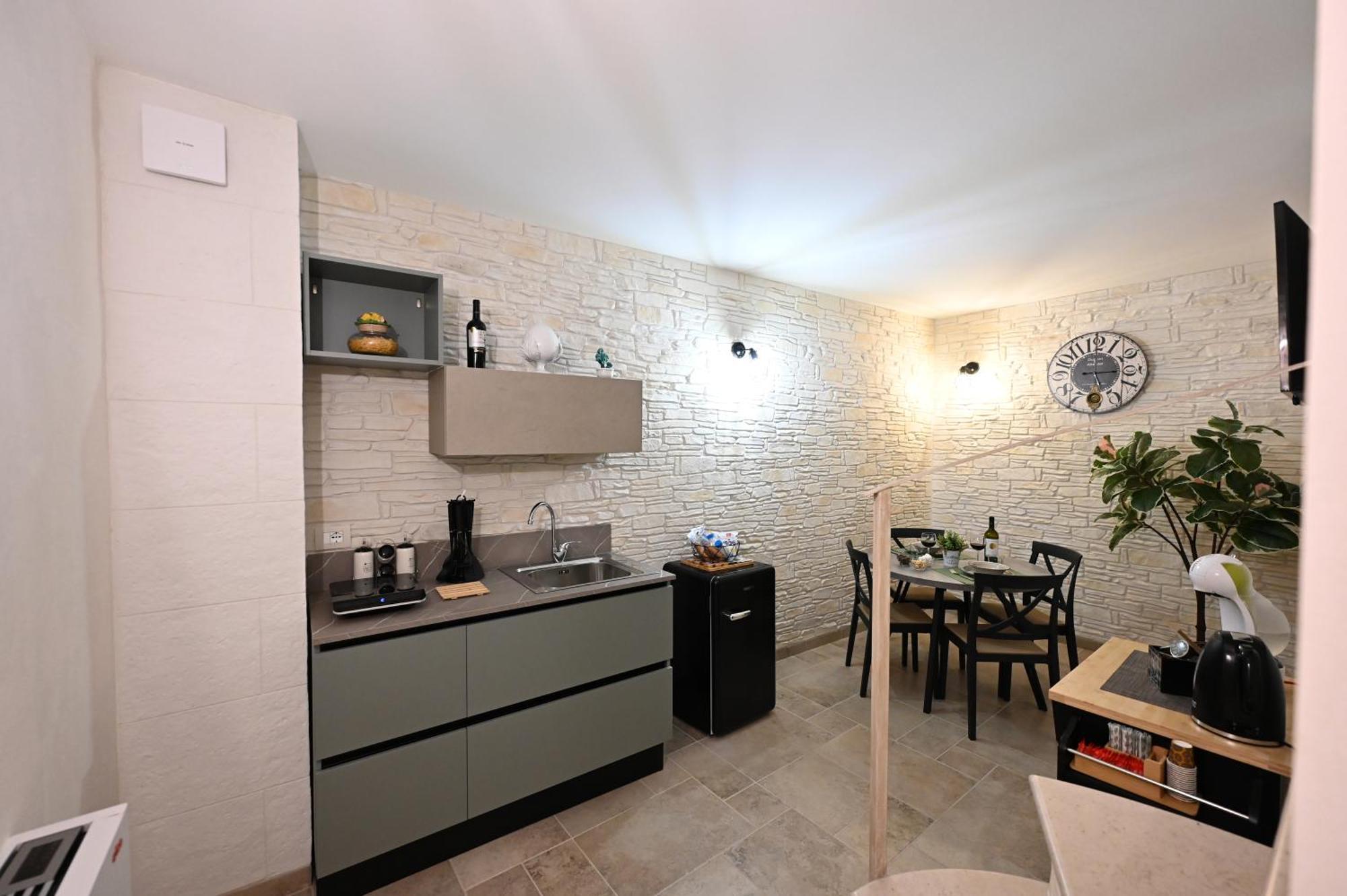 Suite Laurel Spa Con Idromassaggio 파사노 외부 사진